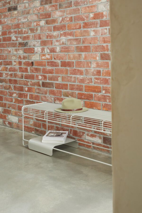 Bench seat with plate