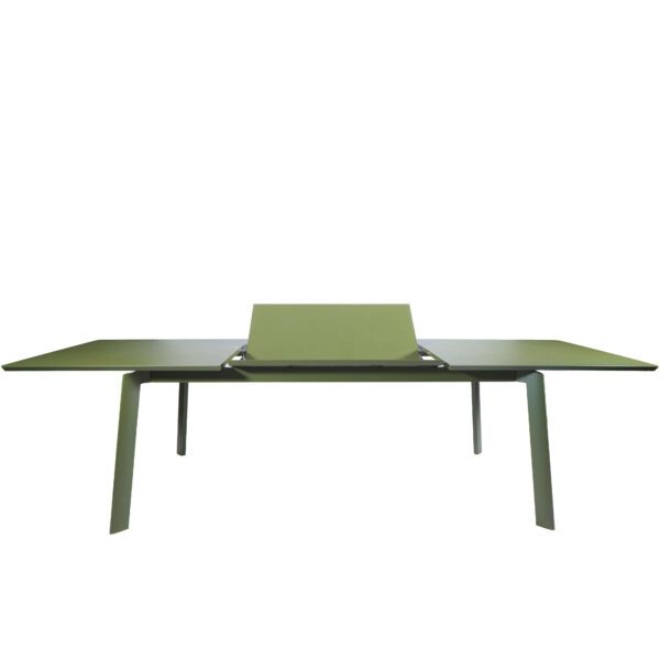 The Paloma table combines simple design with long lasting materials, so it's ideal for New Zealand’s outdoor conditions.